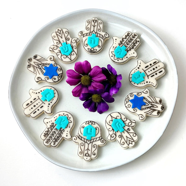 hanukkah hamsa placecards