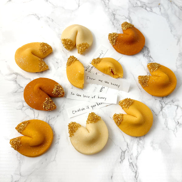 rosh hashanah golden fortune cookies dinner gift holiday scattered