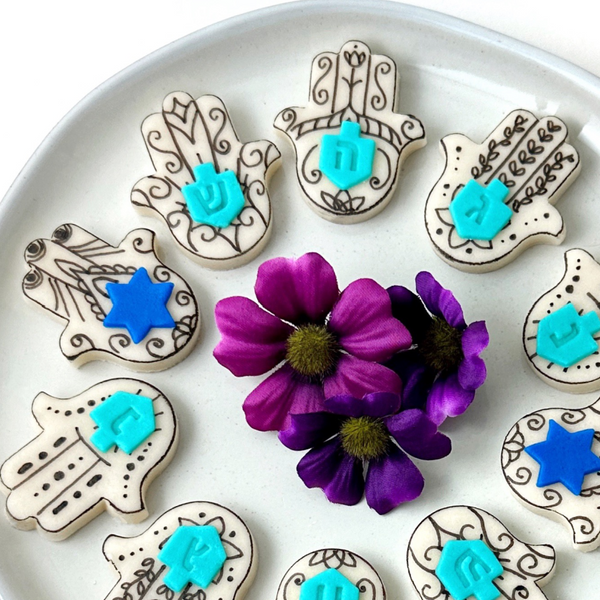 hanukkah hamsa placecards