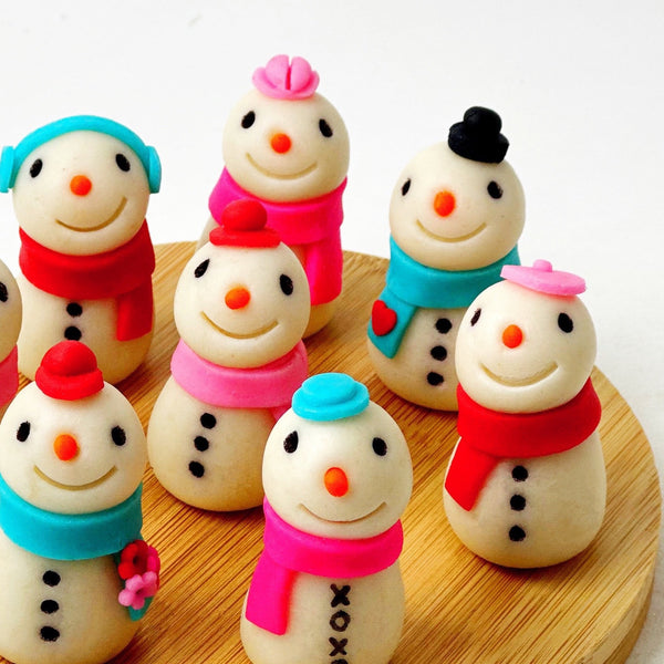 valentine's day snowman snowpeople marzipan closeup