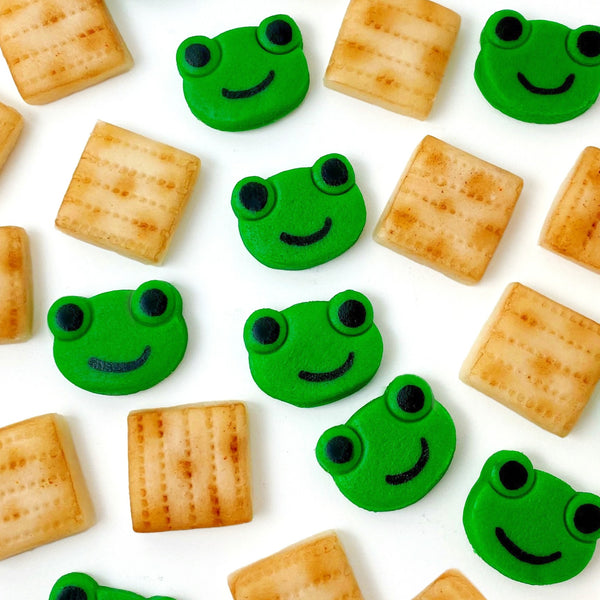 Passover matzah & green frogs mini marzipan candy bites tight square