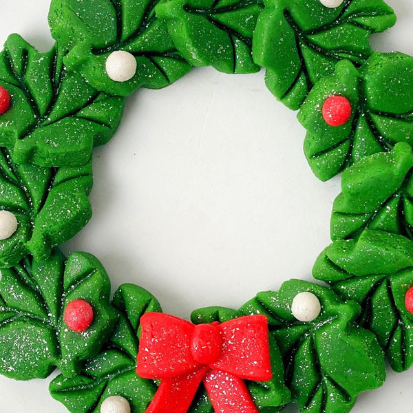 marzipan christmas wreath super close