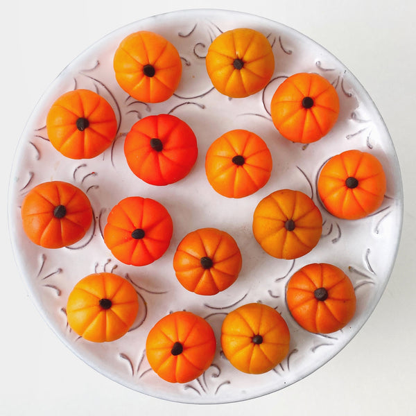 Thanksgiving pumpkin sculptures top view