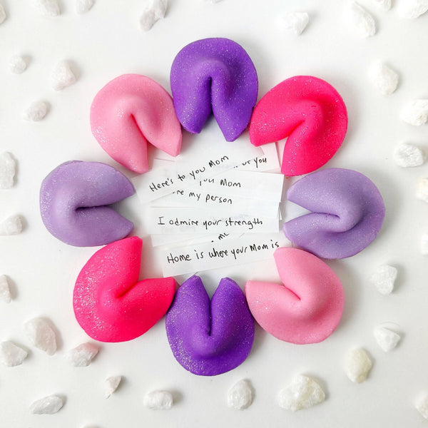 mother's day fortune cookies in a circle
