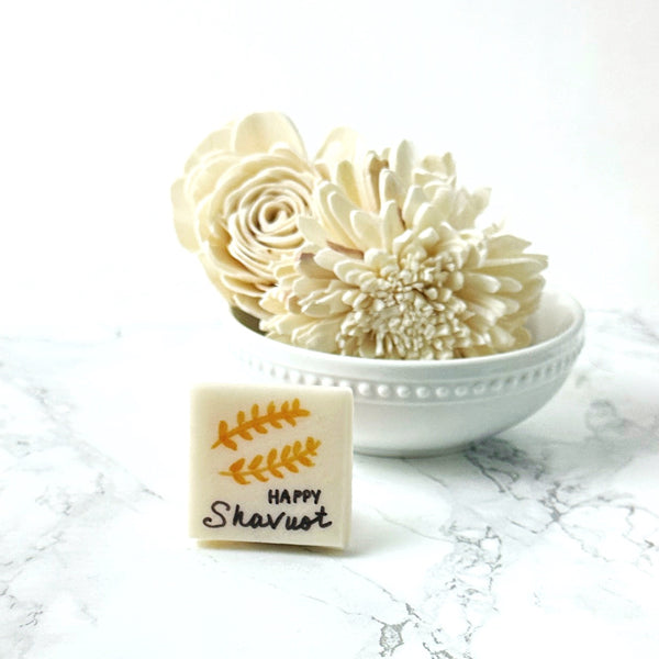 happy shavuot placecards