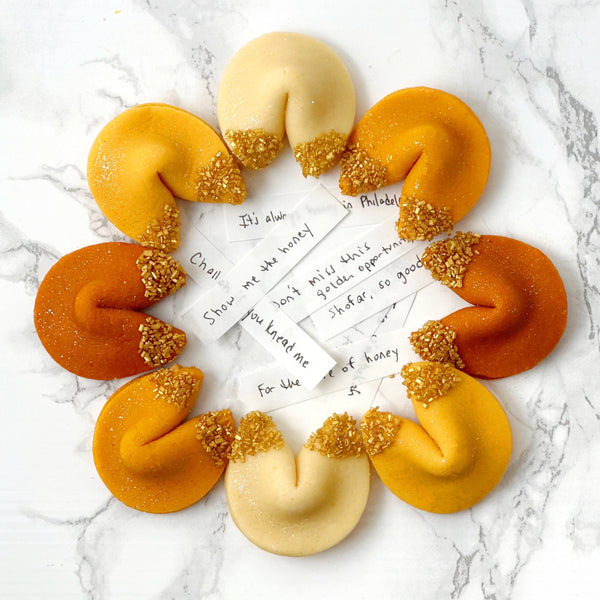 rosh hashanah golden fortune cookies in a circle