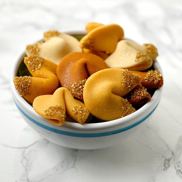rosh hashanah golden fortune cookies in a bowl