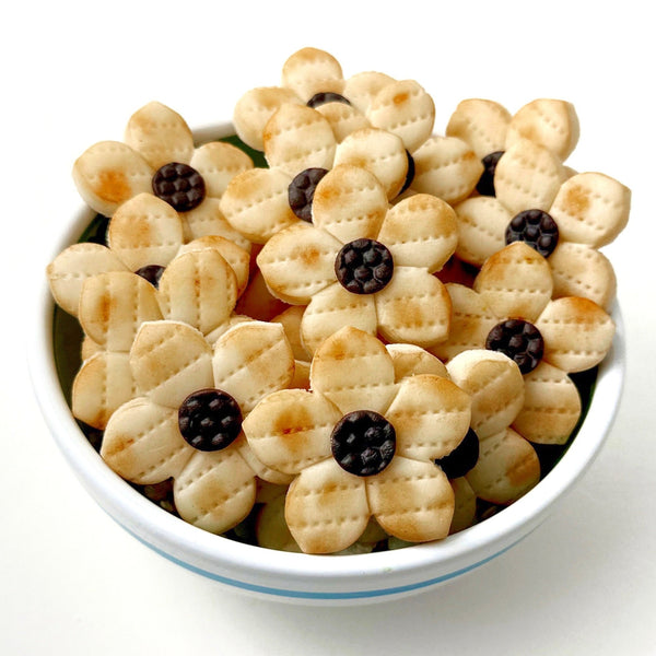 passover matzah candy flowers in a bowl