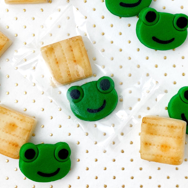 Passover matzah & green frogs mini marzipan candy bites duets gold dots
