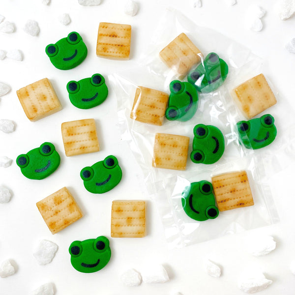 Passover matzah & green frogs mini marzipan candy bites duets