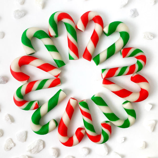 marzipan xmas candy cane green & red in a circle